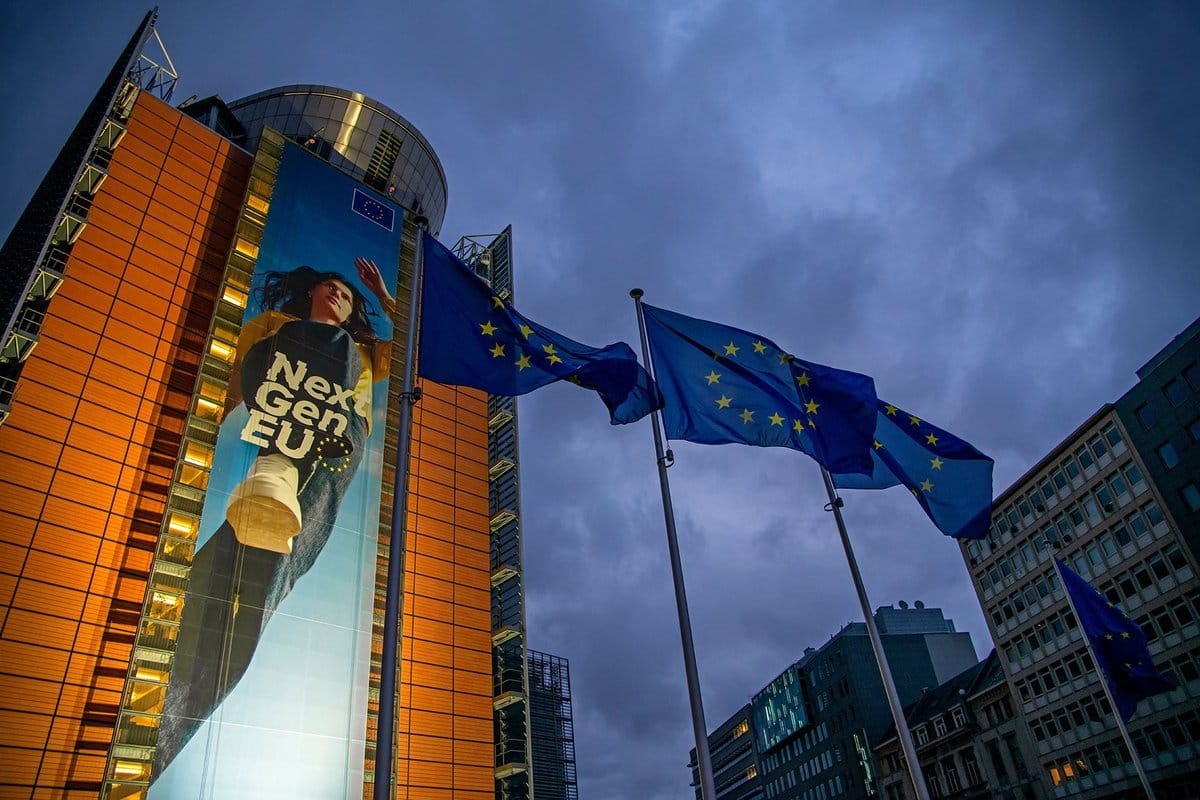 ЕС одобрил выплату €1.18 млрд Греции по плану восстановления: влияние на здравоохранение, налоги и жильё
