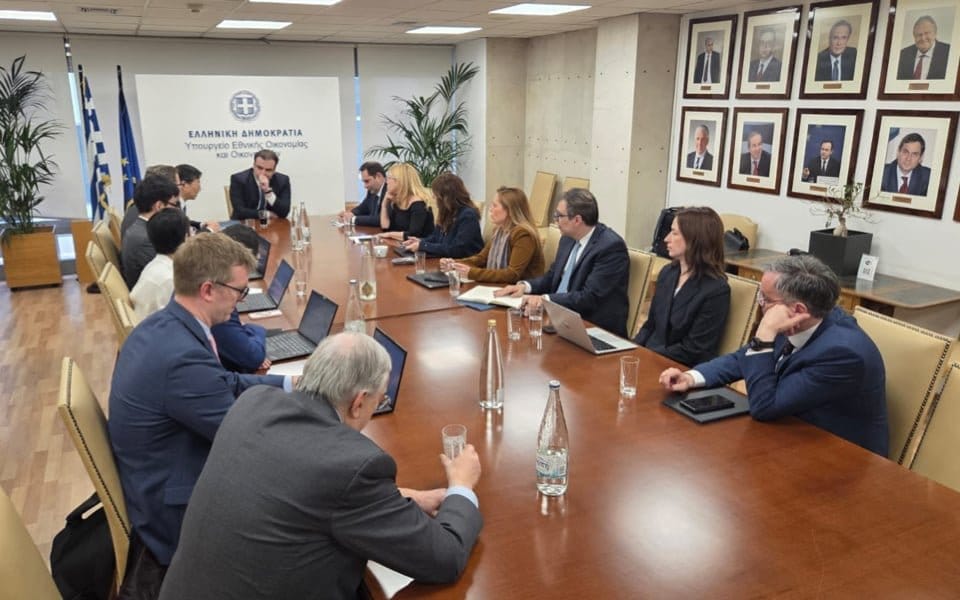МВФ: греческая экономика стабильно развивается, но риски внешних факторов и войны могут снизить рост