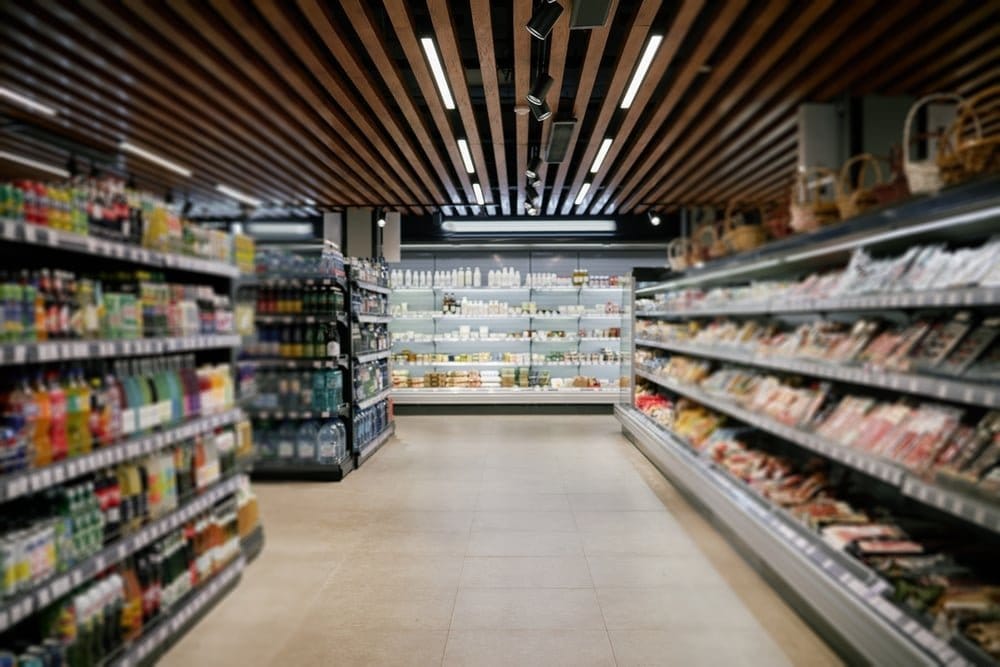 Рост цен на базовые продукты перед введением потолка маржи в Греции