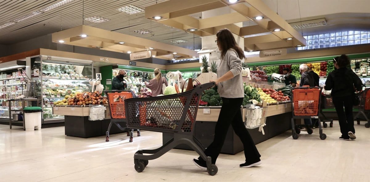 Греция повысит минимальную зарплату на 4,5% с апреля