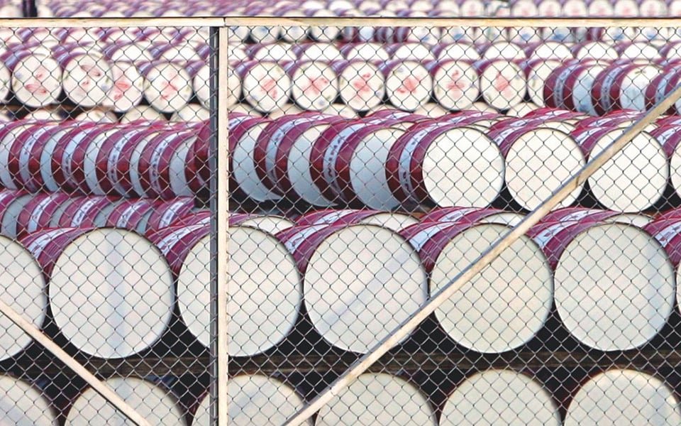 Греция выпустит стратегические резервы топлива для стабилизации цен на энергоносители