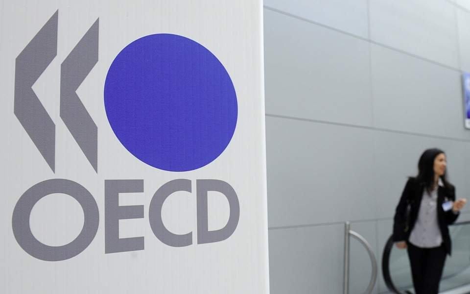 OECD: слабые темпы роста Греции объясняются инвестиционными дефицитами и медленным внедрением технологий