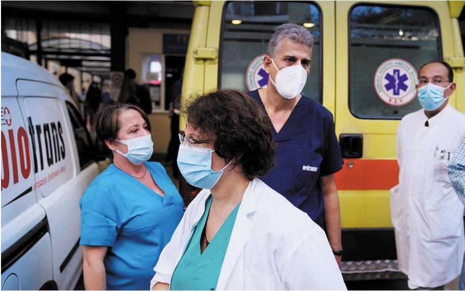В Греции медработников скорой и медсестер официально включат в «вредные и опасные» профессии