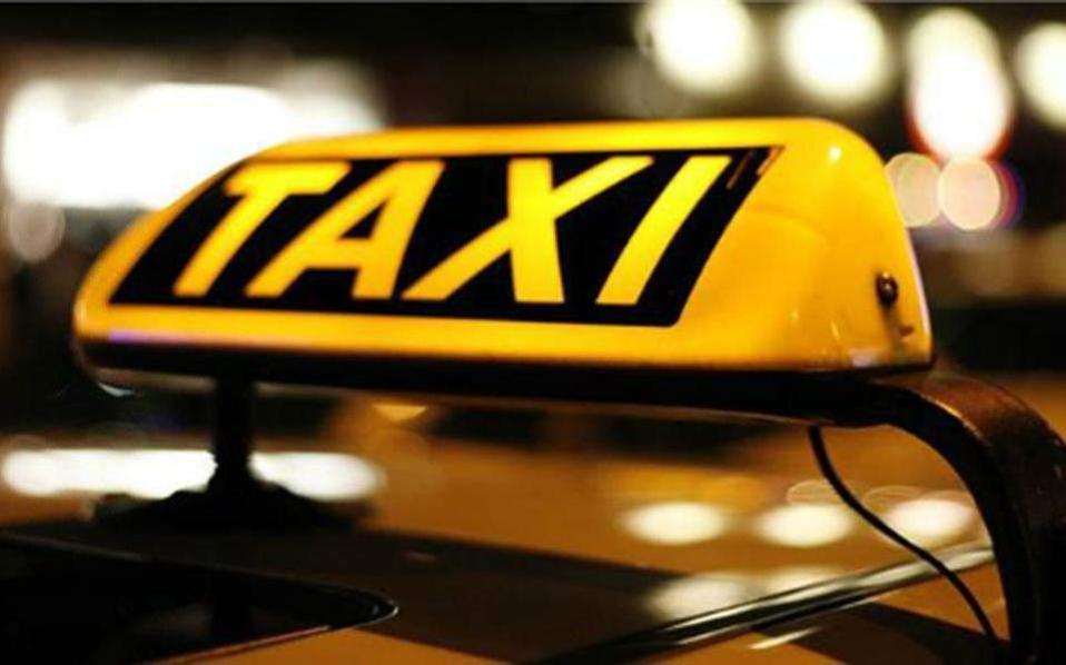 В Афинах снова арестовали таксиста за завышение стоимости проезда
