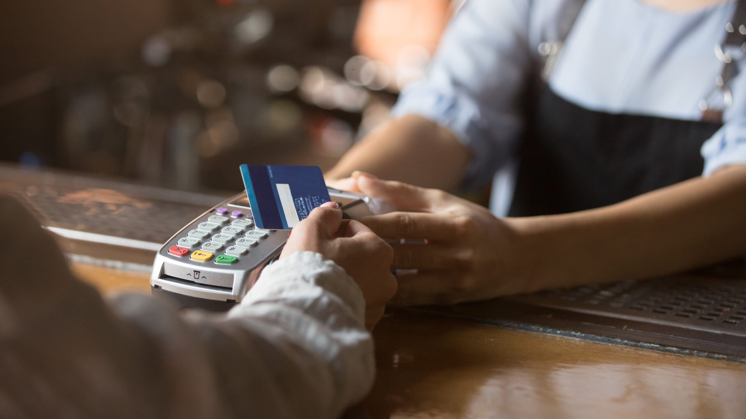 AADE будет отслеживать кассы и POS почти в реальном времени